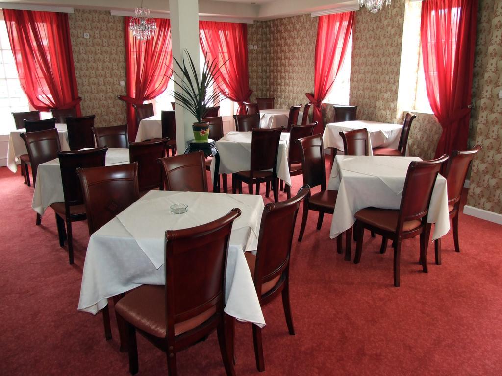 Hotel Kralj Vrnjačka Banja Esterno foto