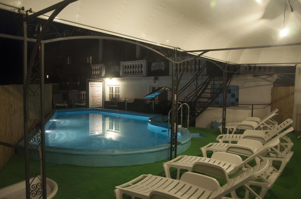Hotel Kralj Vrnjačka Banja Esterno foto
