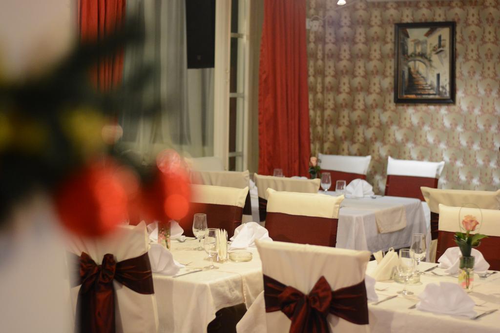 Hotel Kralj Vrnjačka Banja Esterno foto